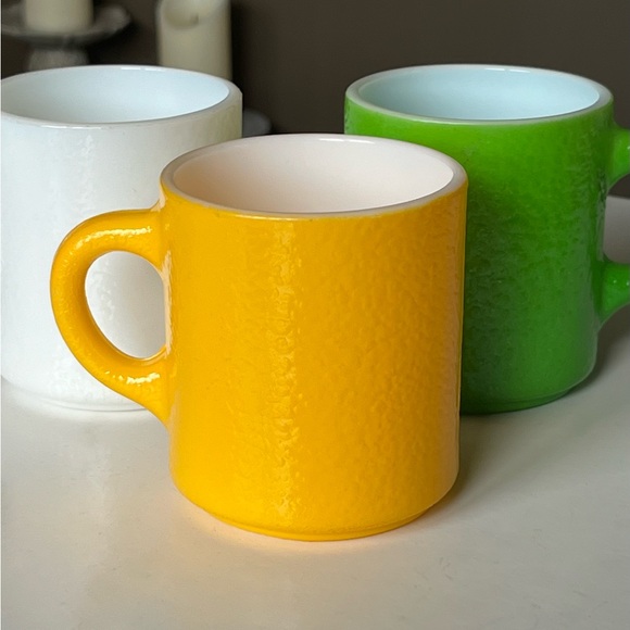 Hazel-Atlas “Orange Peel” pebble textured milk glass coffee mugs set/3 - Picture 4 of 12